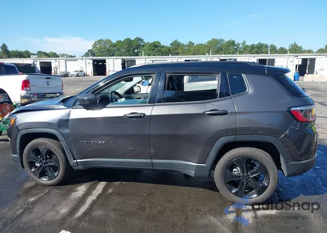 2018 Jeep Compass Altitude 4X4 from USA, damaged, VIN 3C4NJDBB5JT433875